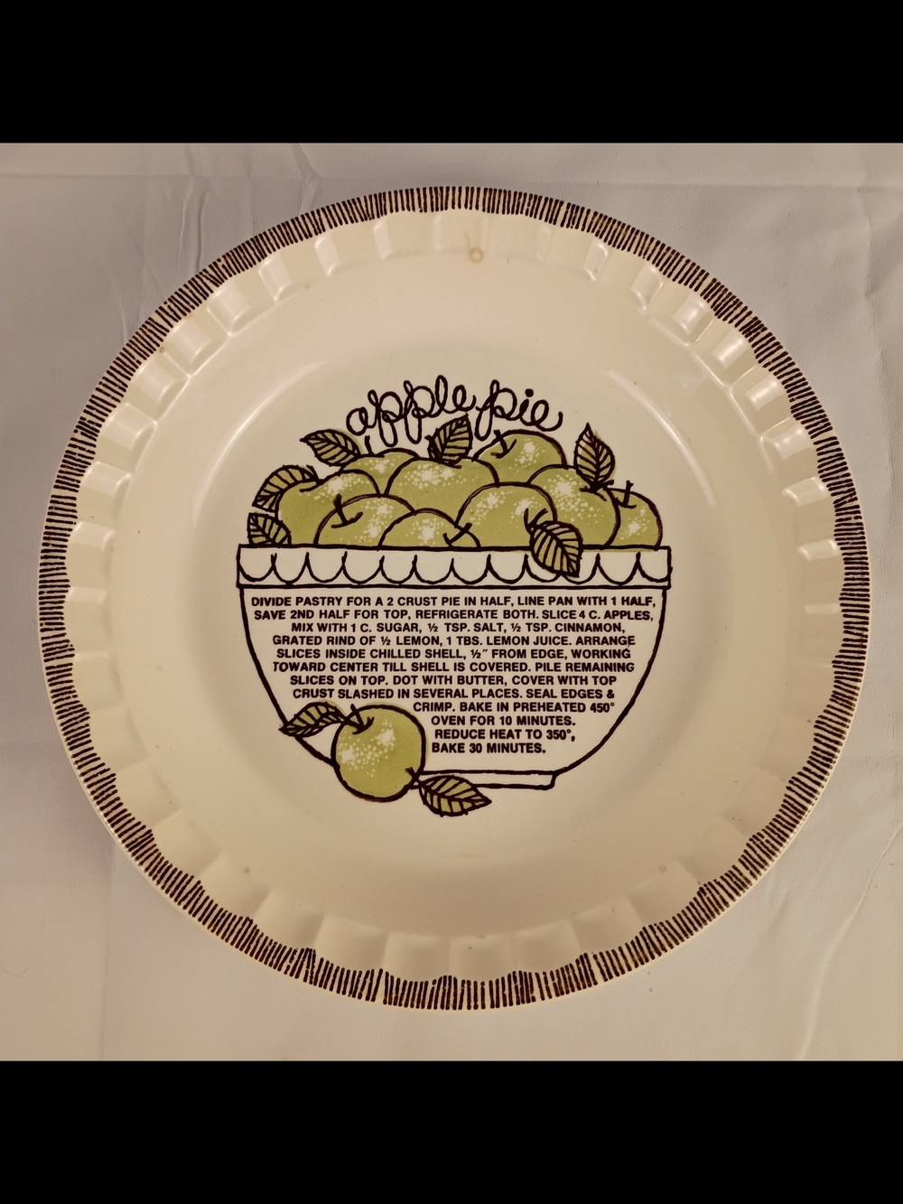 Vintage Royal China Jeannette Apple Pie Recipe Pie Plate Green Apples USA